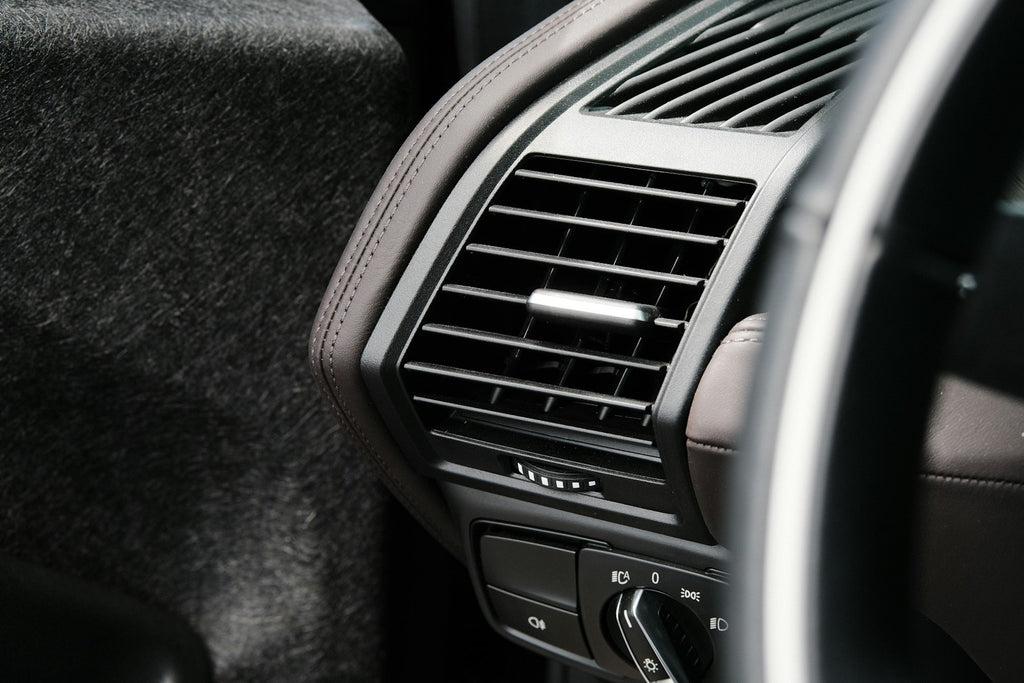 Difusor Halo montado en la rejilla de ventilación